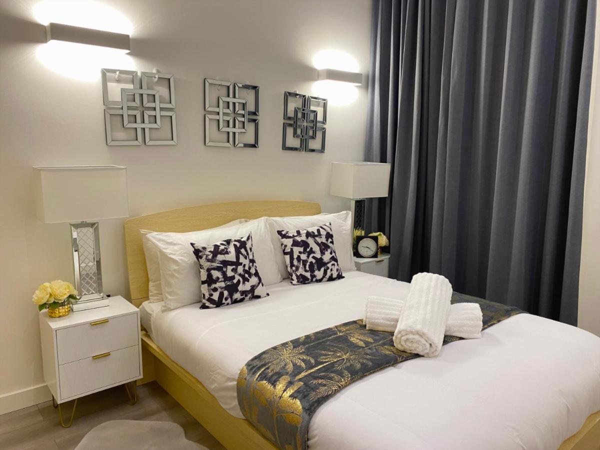 Newpointe Stunning 1-Bedroom Serviced Apartment Milton Keynes Esterno foto